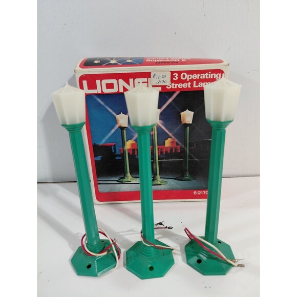 Lionel 6-2170 Train O/27 Gauge Model Railroad 3 Operating Street Lamps w/Box - Picture 1 of 6